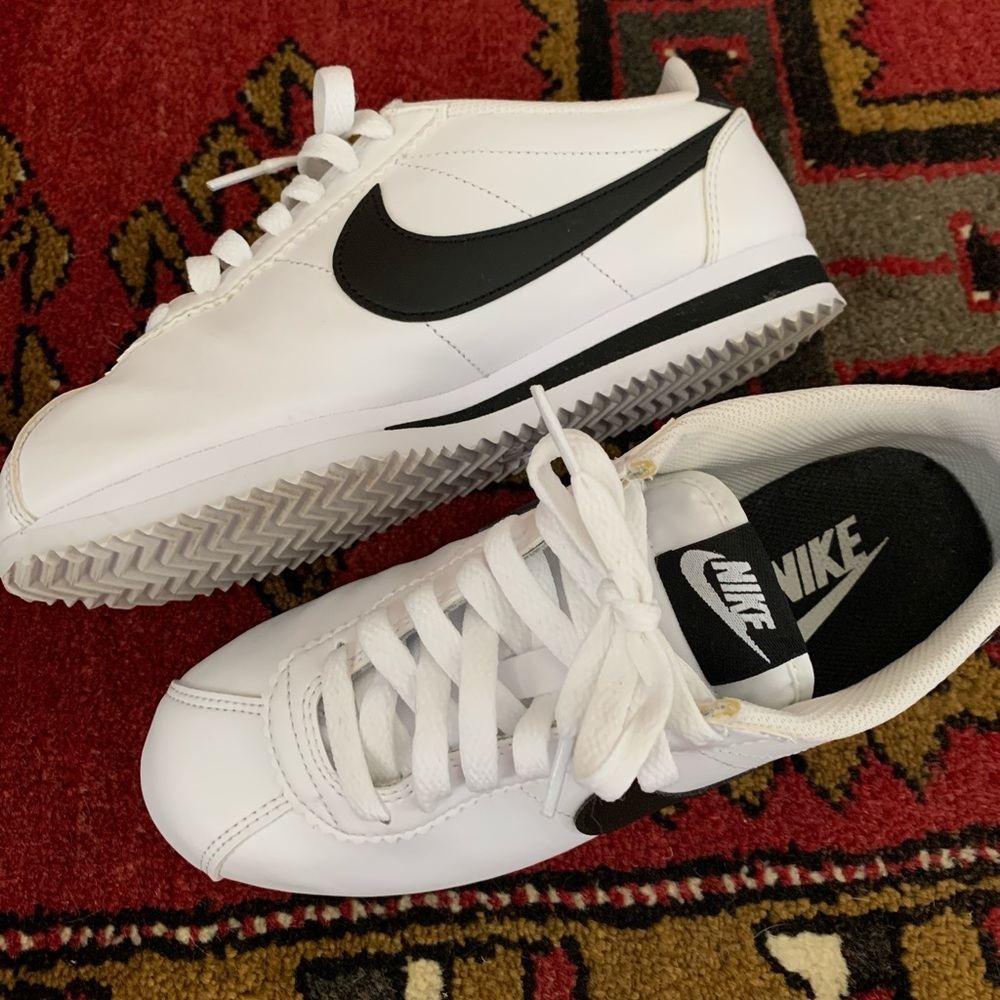 Nike Cortez Sneaker: Like NEW